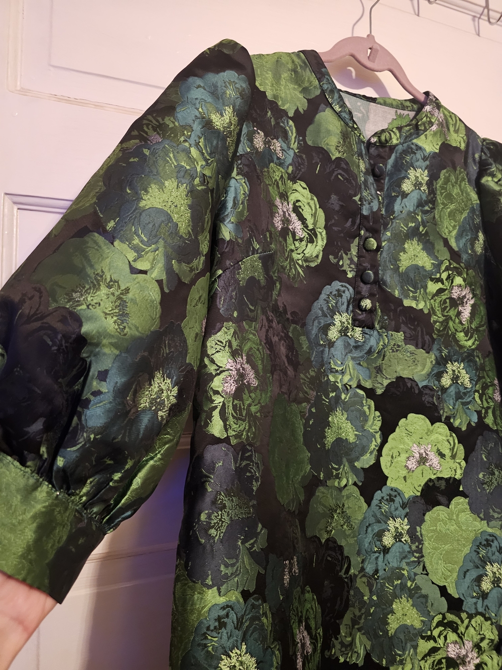 Boutique Green Floral Jacquard Puff-Sleeve Midi Dress - Picture 4 of 13